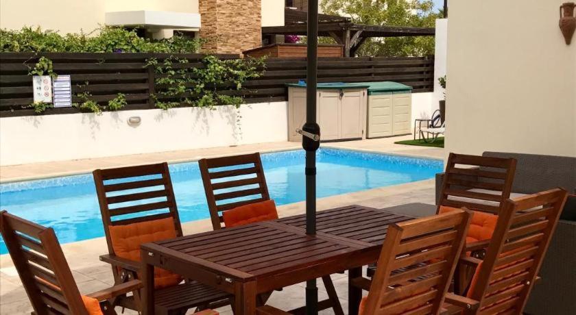 Unique Beach Luxurious Villas Айя Напа Екстериор снимка