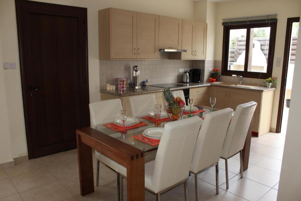Unique Beach Luxurious Villas Айя Напа Екстериор снимка