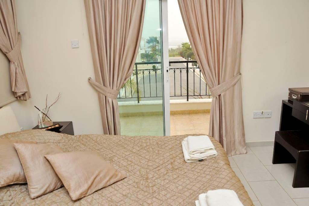 Unique Beach Luxurious Villas Айя Напа Екстериор снимка