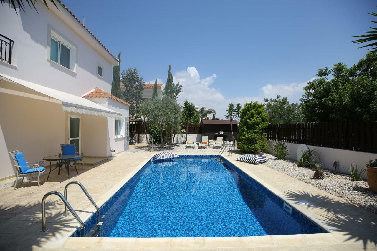 Unique Beach Luxurious Villas Айя Напа Екстериор снимка