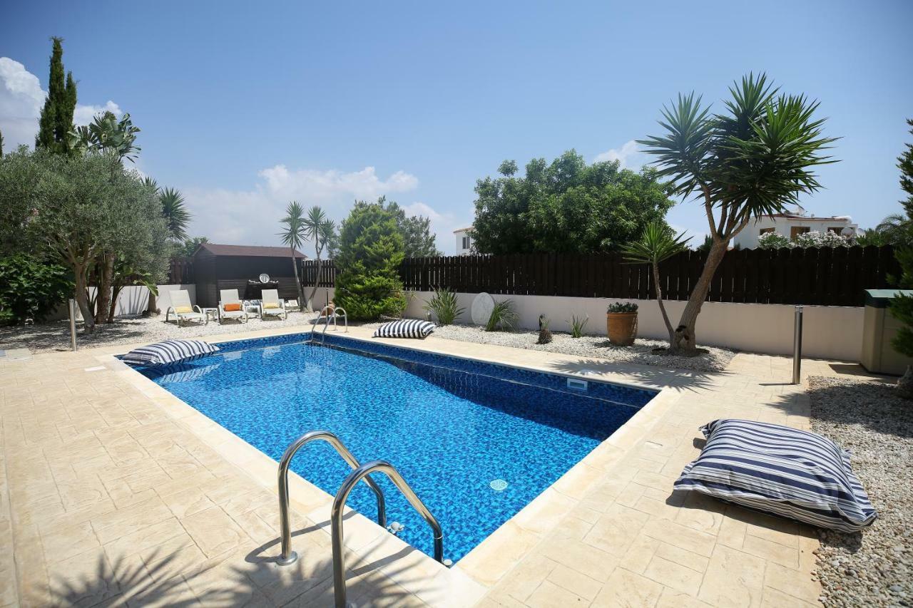 Unique Beach Luxurious Villas Айя Напа Екстериор снимка