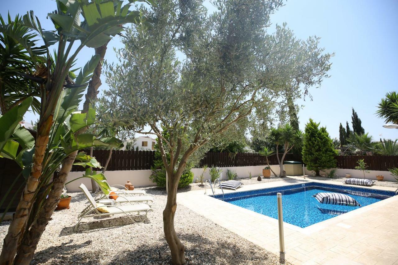 Unique Beach Luxurious Villas Айя Напа Екстериор снимка