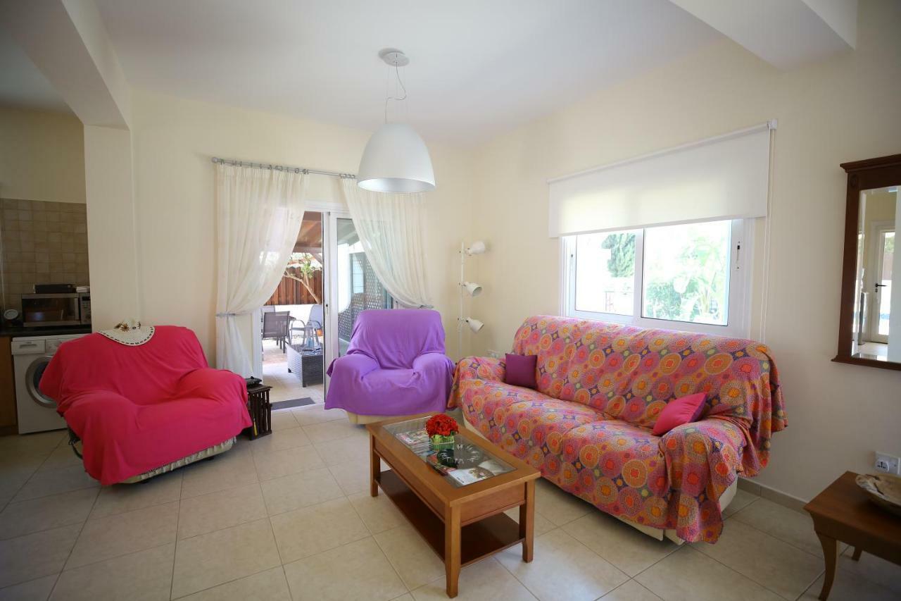 Unique Beach Luxurious Villas Айя Напа Екстериор снимка